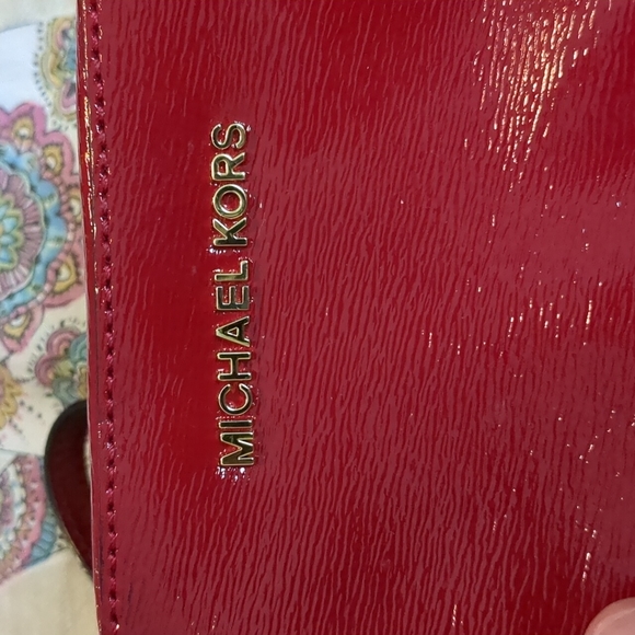 Michael Kors Red Saffiano Leather Jet Set Camera Crossbody Bag - Picture 2 of 6